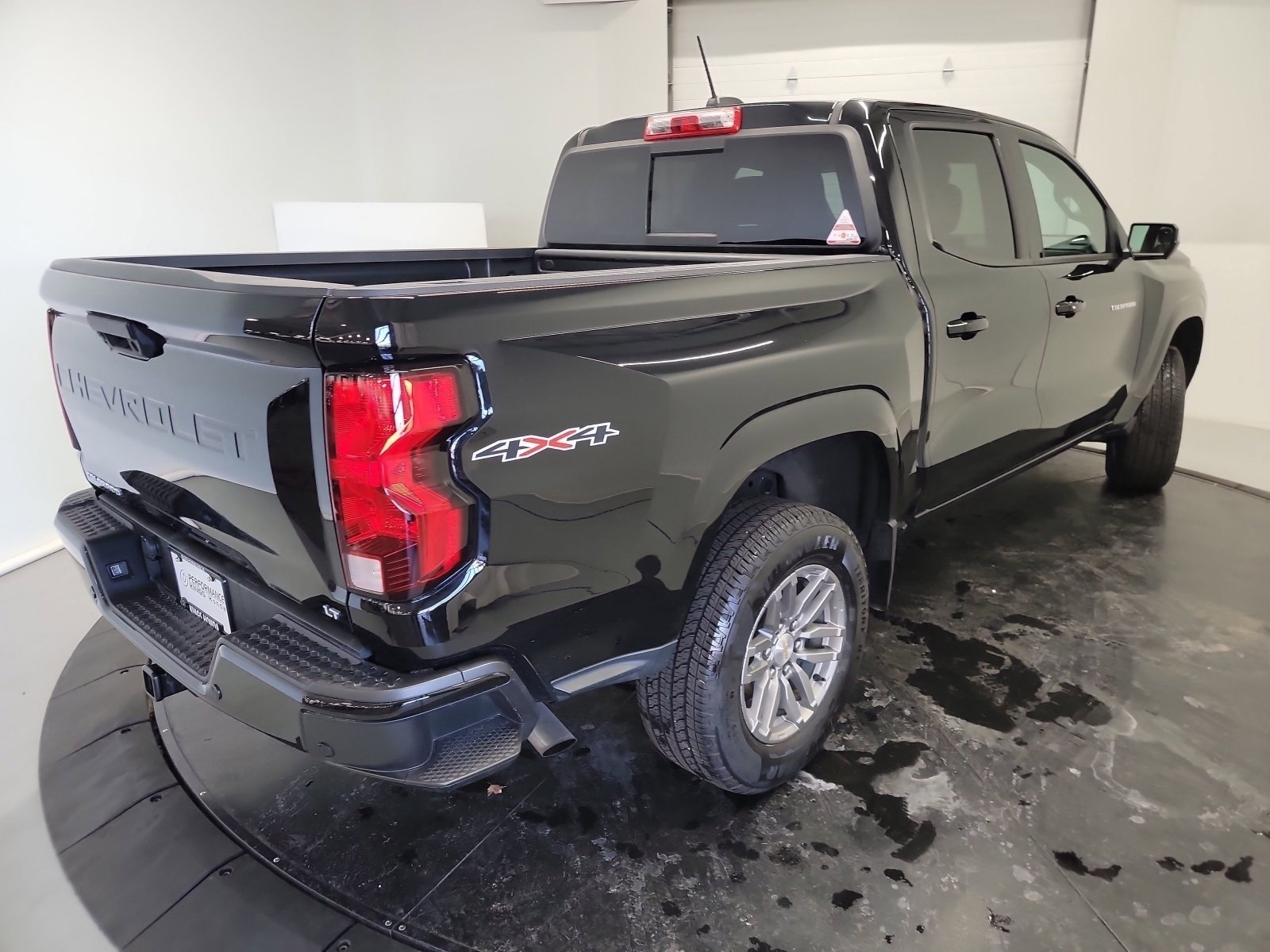 Used 2023 Chevrolet Colorado LT w/ LT Convenience Package II image 9