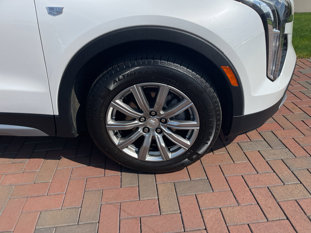 Used 2020 Cadillac XT4 Premium Luxury w/ Cold Weather Package AWD/4WD image 13