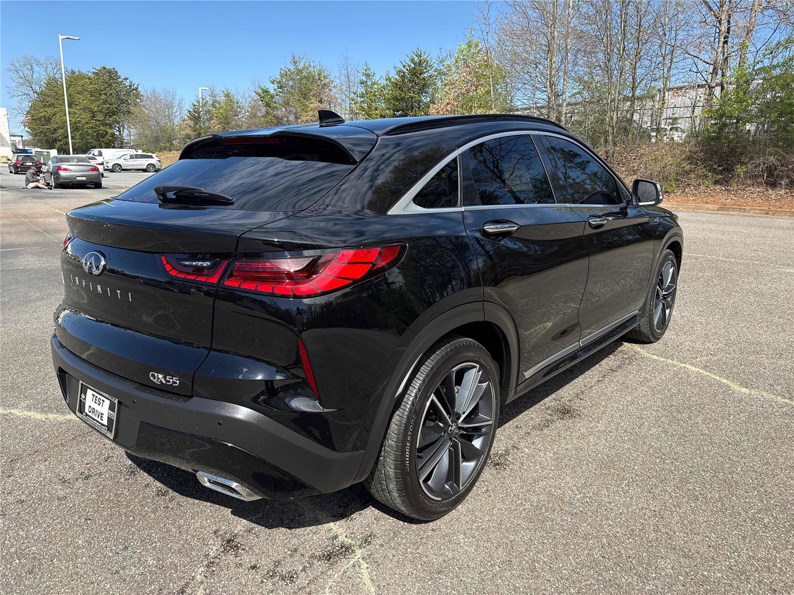 Certified 2025 INFINITI QX55 Essential w/ Accent Package image 6