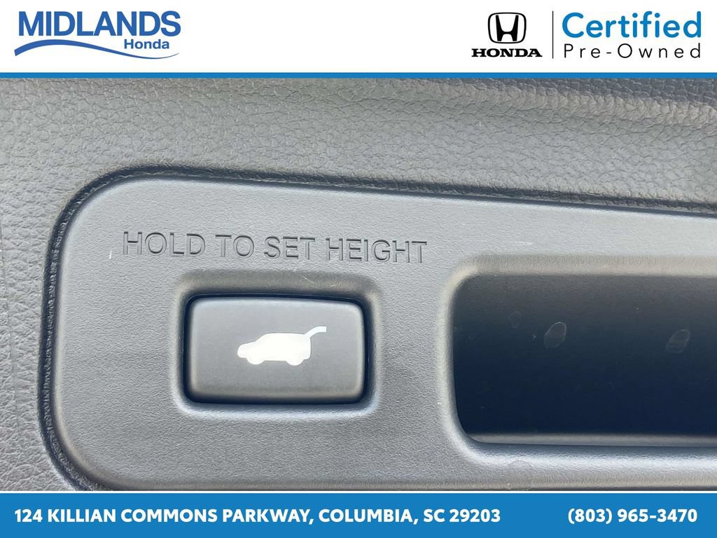 Used 2025 Honda Pilot Touring image 10