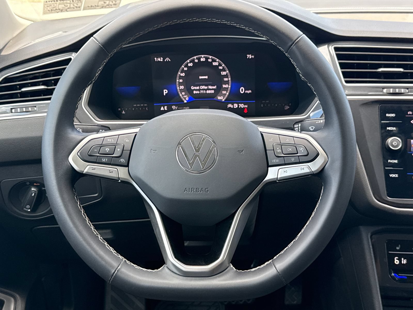 Certified 2024 Volkswagen Tiguan SE AWD/4WD image 15