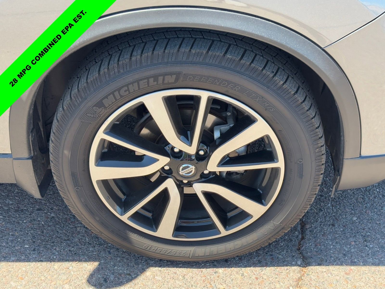 Certified 2020 Nissan Rogue SL w/ Premium Package FWD image 8