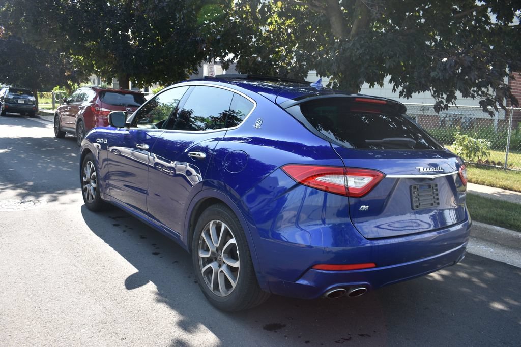 Used 2020 Maserati Levante AWD/4WD image 7