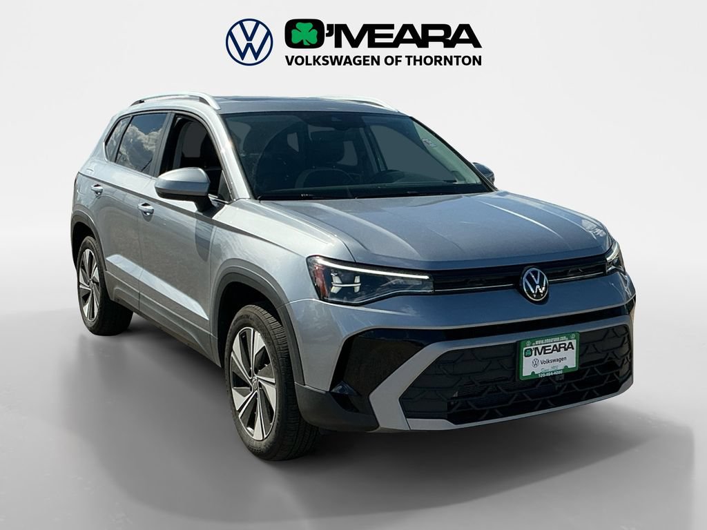 Used 2025 Volkswagen Taos SE w/ Panoramic Sunroof Package AWD/4WD image 7
