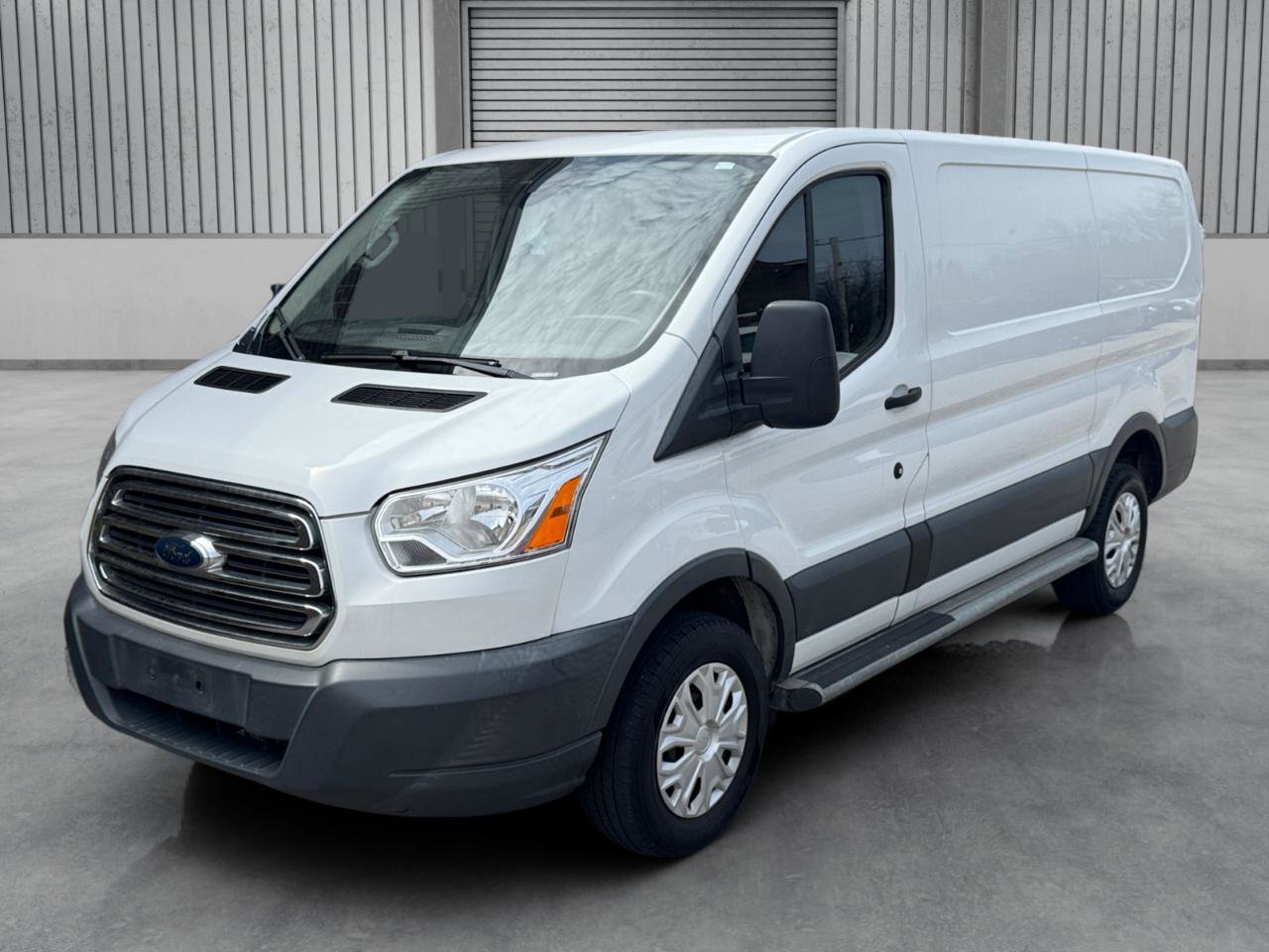 Used 2018 Ford Transit 250 130 Low Roof w/ Exterior Upgrade Package image 24
