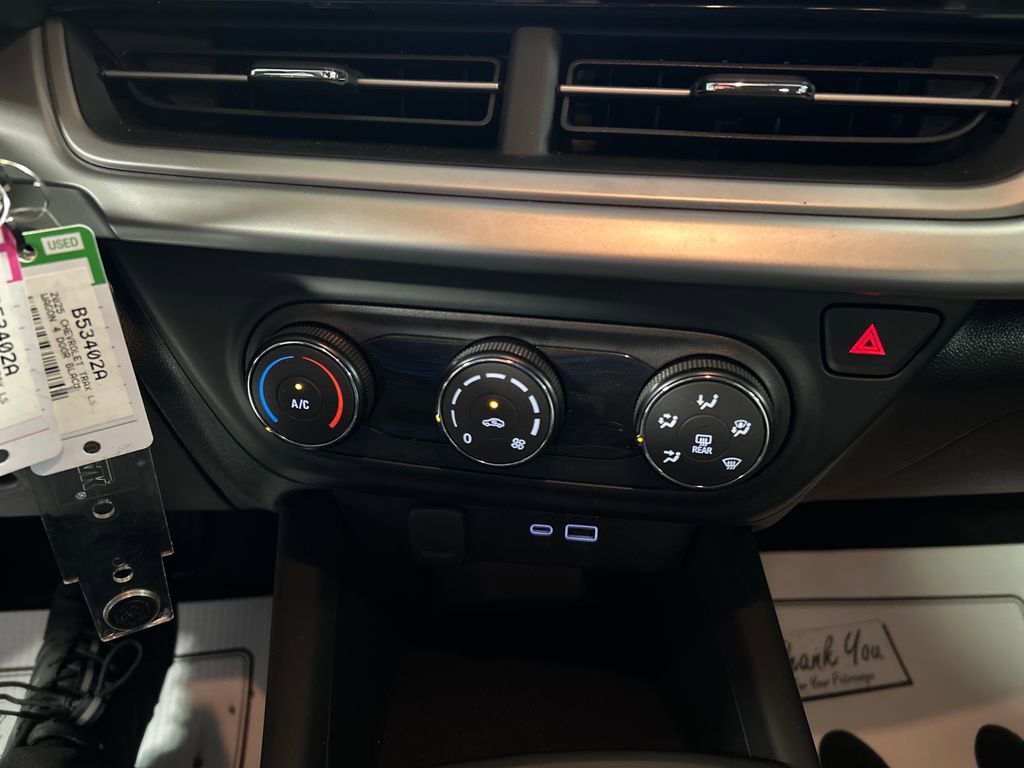 Used 2025 Chevrolet Trax LS FWD image 18
