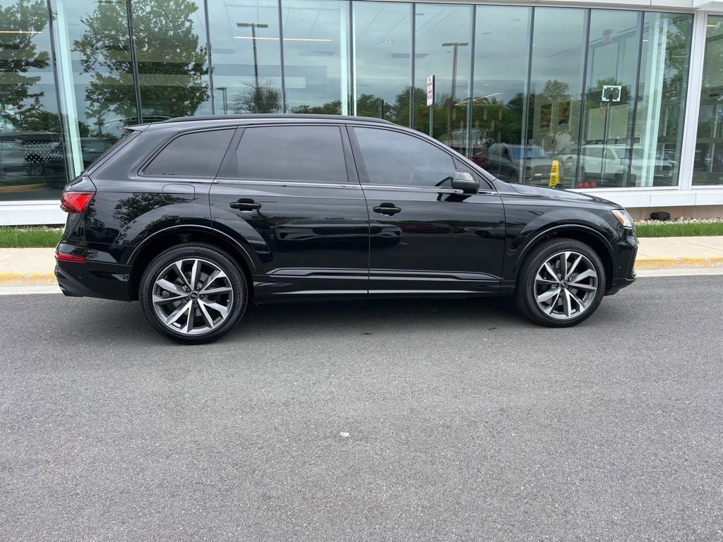 Used 2023 Audi SQ7 Prestige AWD/4WD image 9