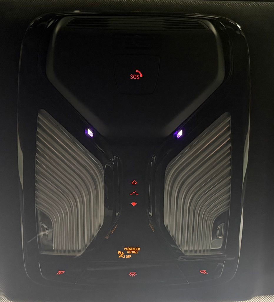 Used 2020 BMW 330i xDrive Sedan w/ M Sport Package image 27