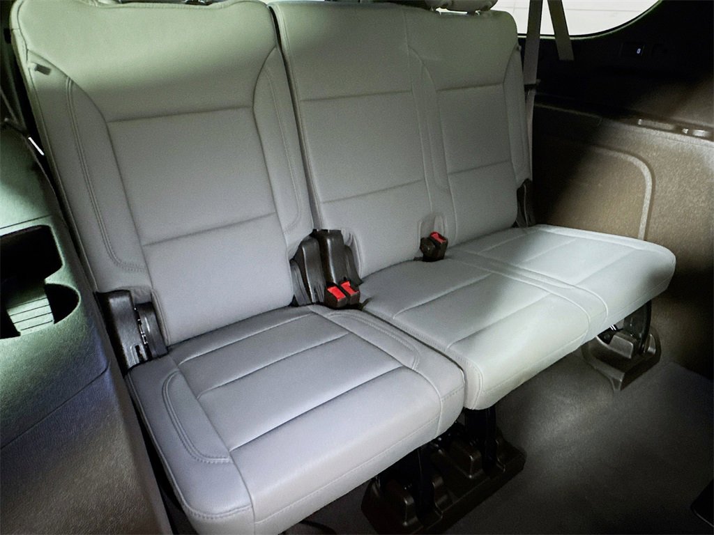 Certified 2023 Chevrolet Suburban Z71 w/ Luxury Package image 26