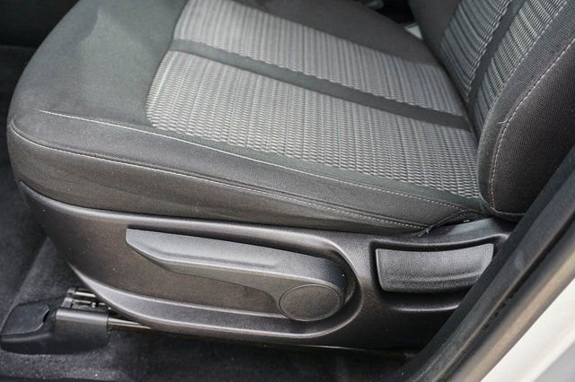 Used 2022 Kia Sorento LX image 12