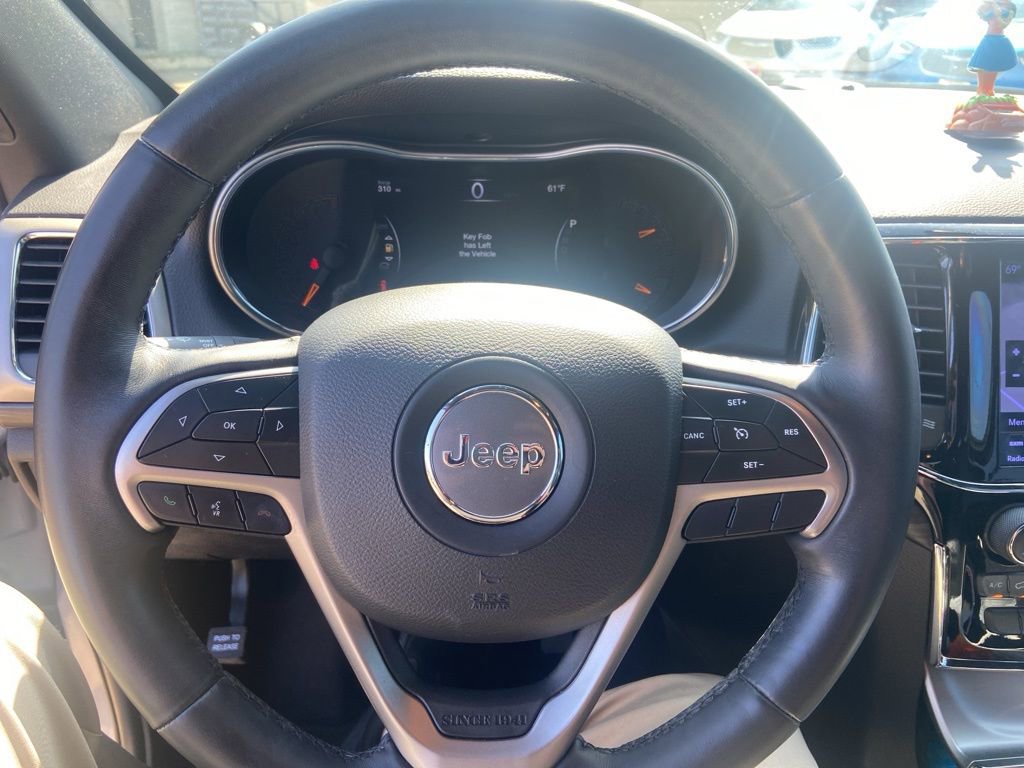 Used 2019 Jeep Grand Cherokee Laredo w/ Security & Convenience Group image 30