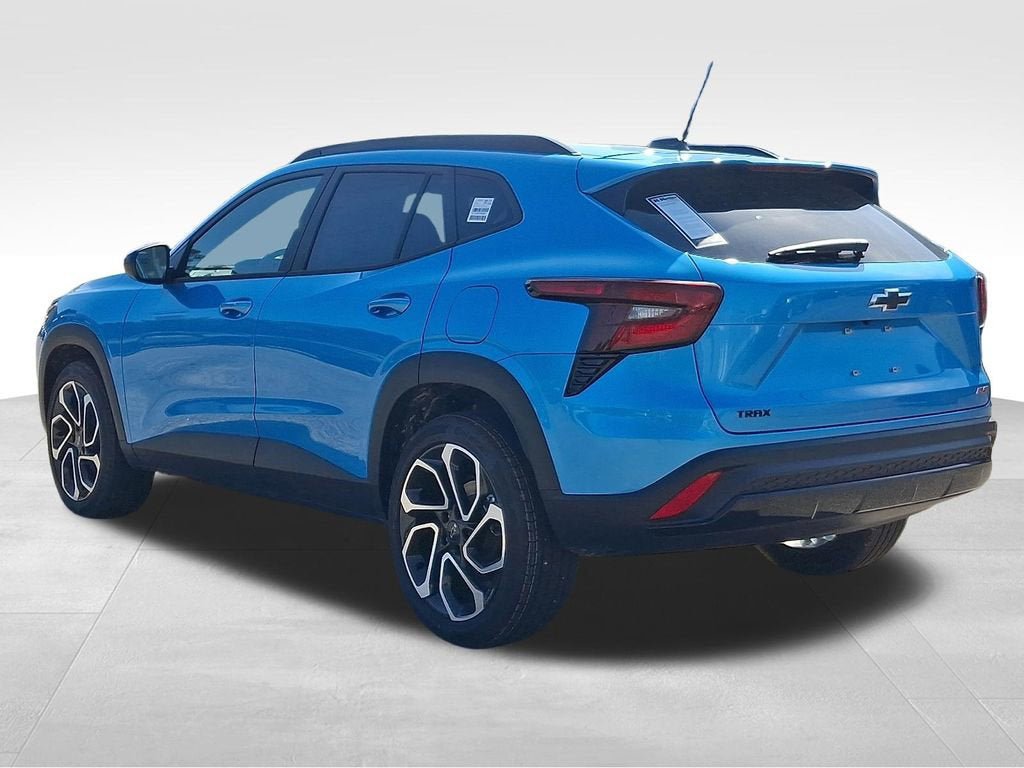 New 2026 Chevrolet Trax RS w/ Sunroof Package FWD image 4