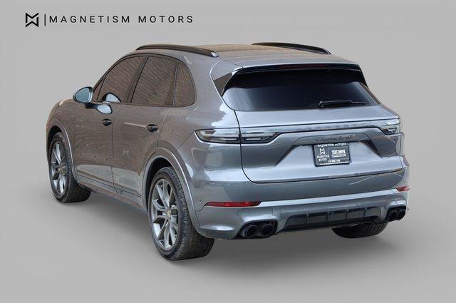 Used 2023 Porsche Cayenne Turbo AWD/4WD image 10