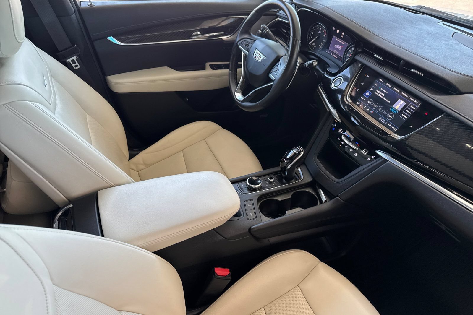 Used 2023 Cadillac XT6 Sport w/ Technology Package AWD/4WD image 19