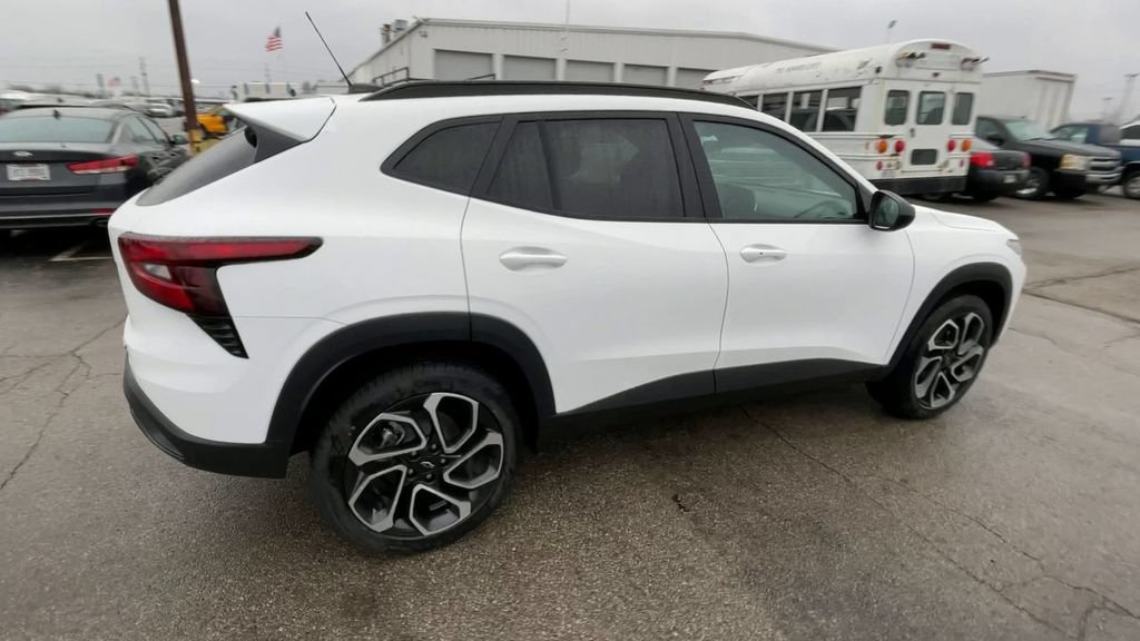 New 2026 Chevrolet Trax RS w/ Sunroof Package FWD image 2