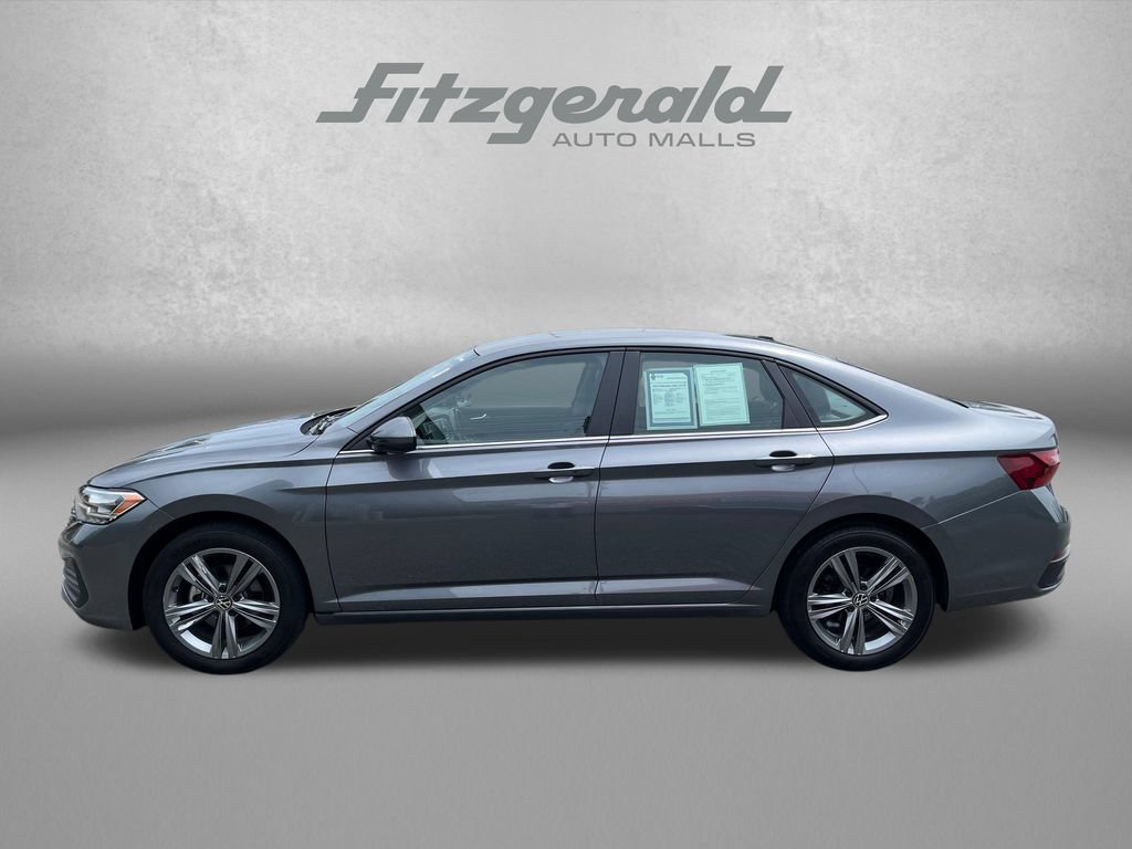 Used 2024 Volkswagen Jetta SE FWD image 5