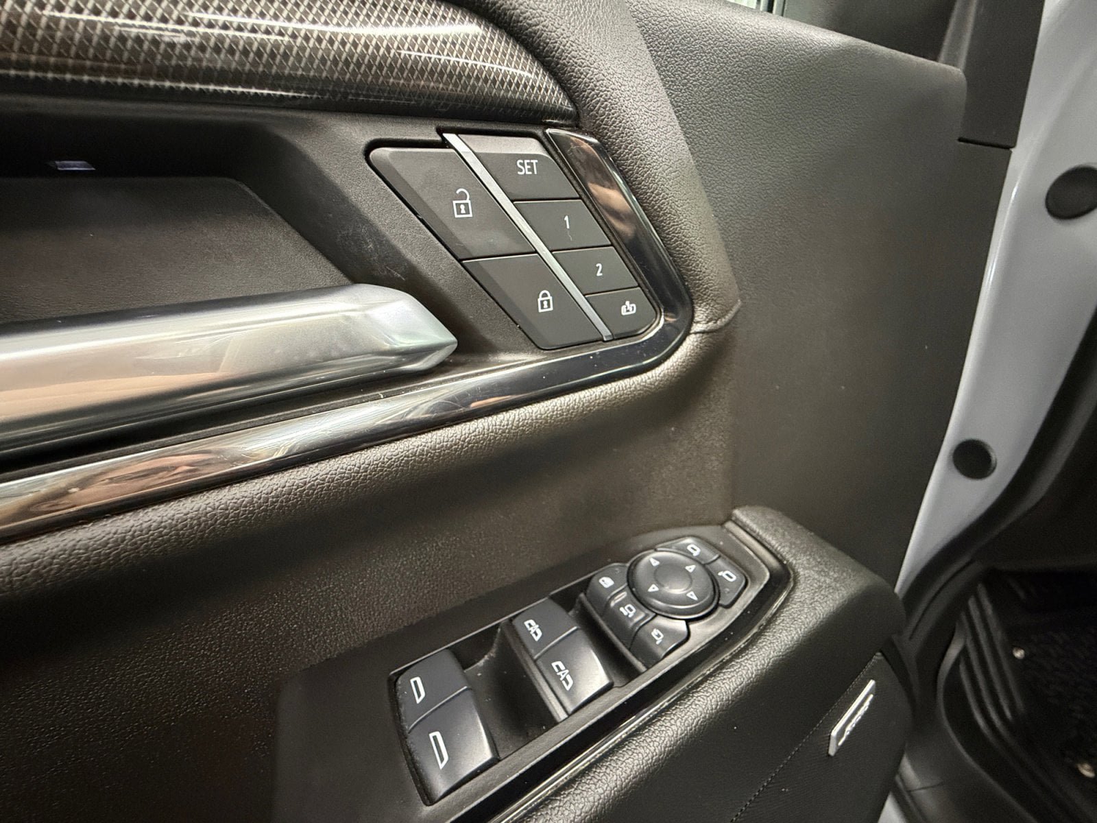 Used 2024 GMC Sierra 2500 AT4 AWD/4WD image 25