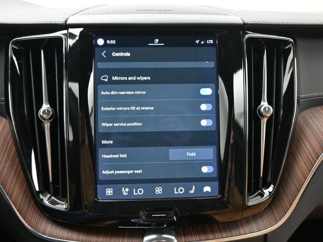 Used 2023 Volvo XC60 B5 Ultimate w/ Climate Package image 19