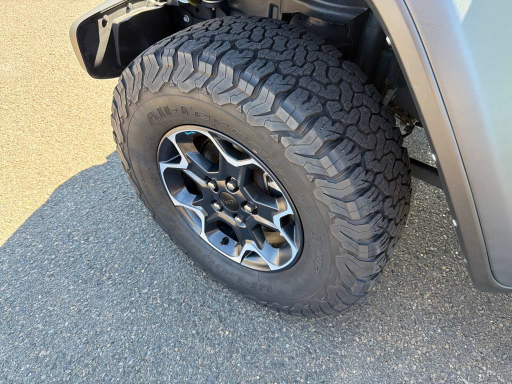 Used 2023 Jeep Wrangler Unlimited Rubicon 4xe w/ Cold Weather Group AWD/4WD image 32