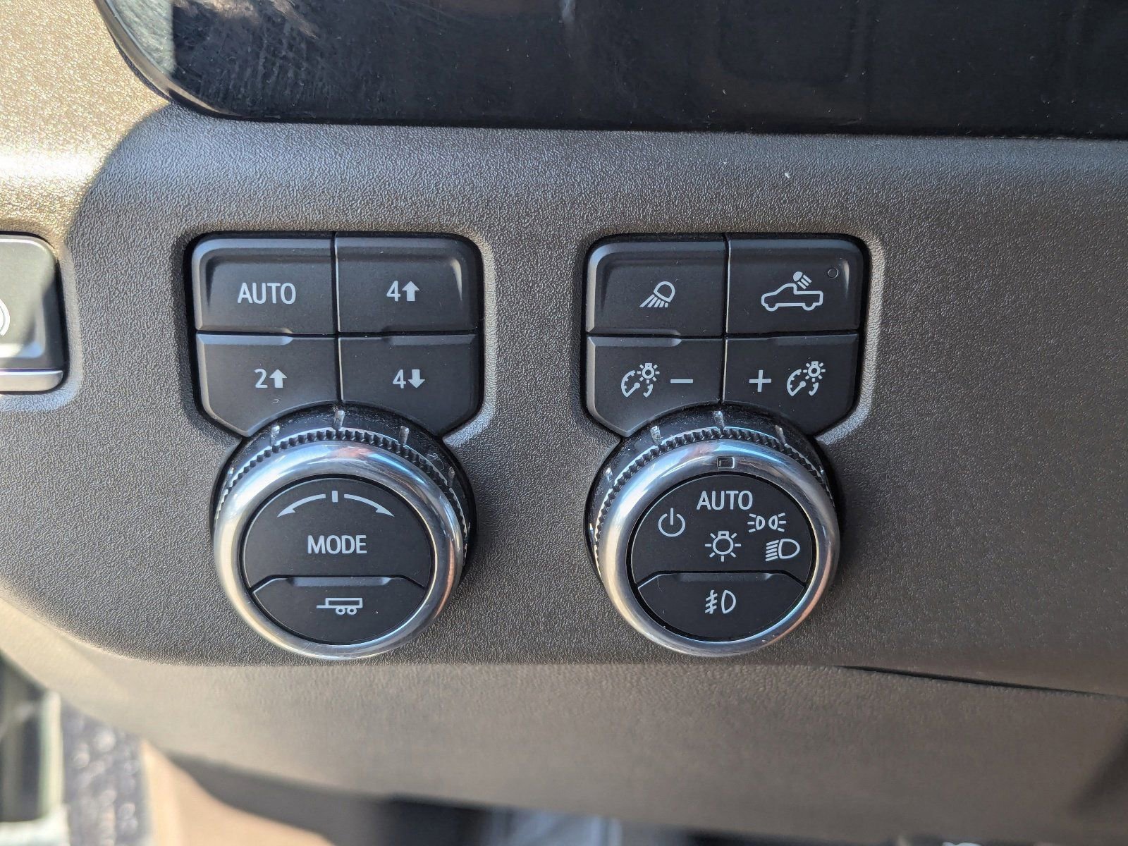 Used 2024 GMC Sierra 2500 SLT w/ SLT Premium Package image 32