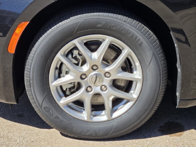 Certified 2023 Chrysler Voyager LX FWD image 10