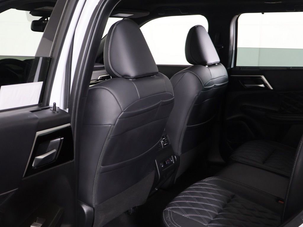 Used 2023 Mitsubishi Outlander SEL Black Edition AWD/4WD image 31