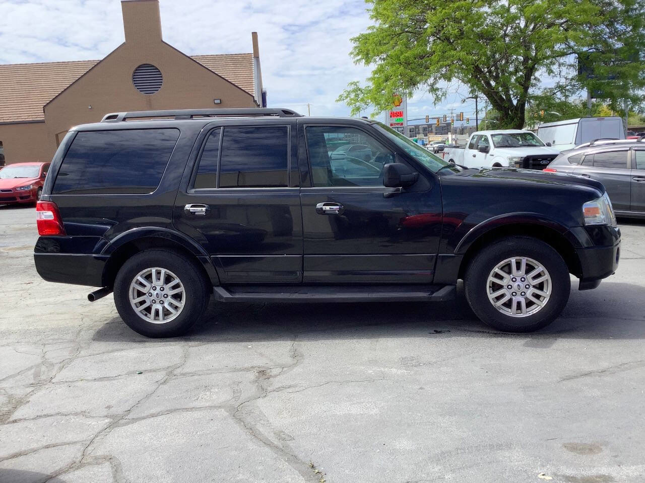 Used 2013 Ford Expedition XLT w/ HD Trailer Tow Pkg AWD/4WD image 14