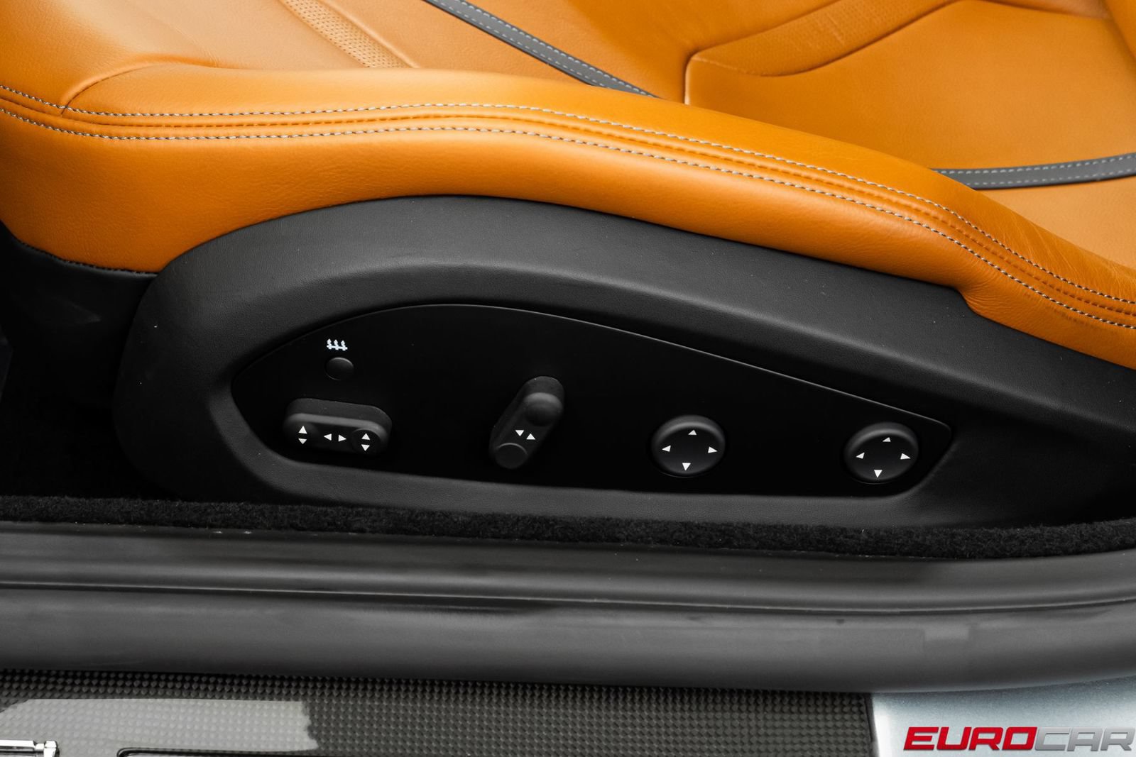 Used 2020 Ferrari 812 Superfast RWD image 48