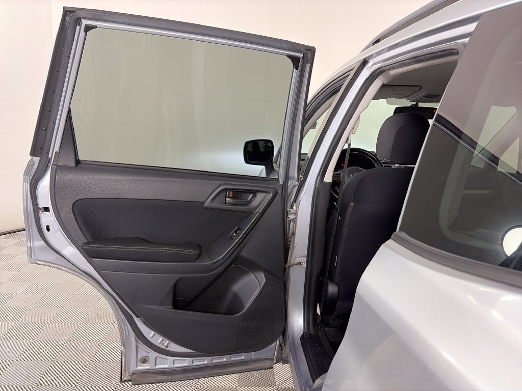Used 2014 Subaru Forester 2.5i Premium AWD/4WD image 12