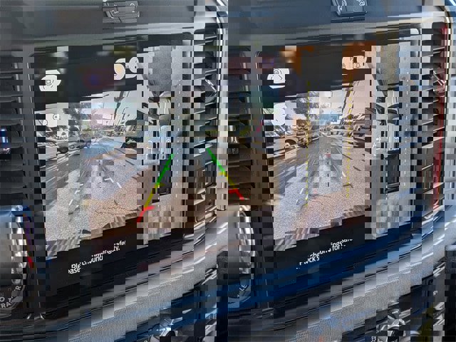 Used 2025 Ford F250 Platinum w/ FX4 Off-Road Package image 23