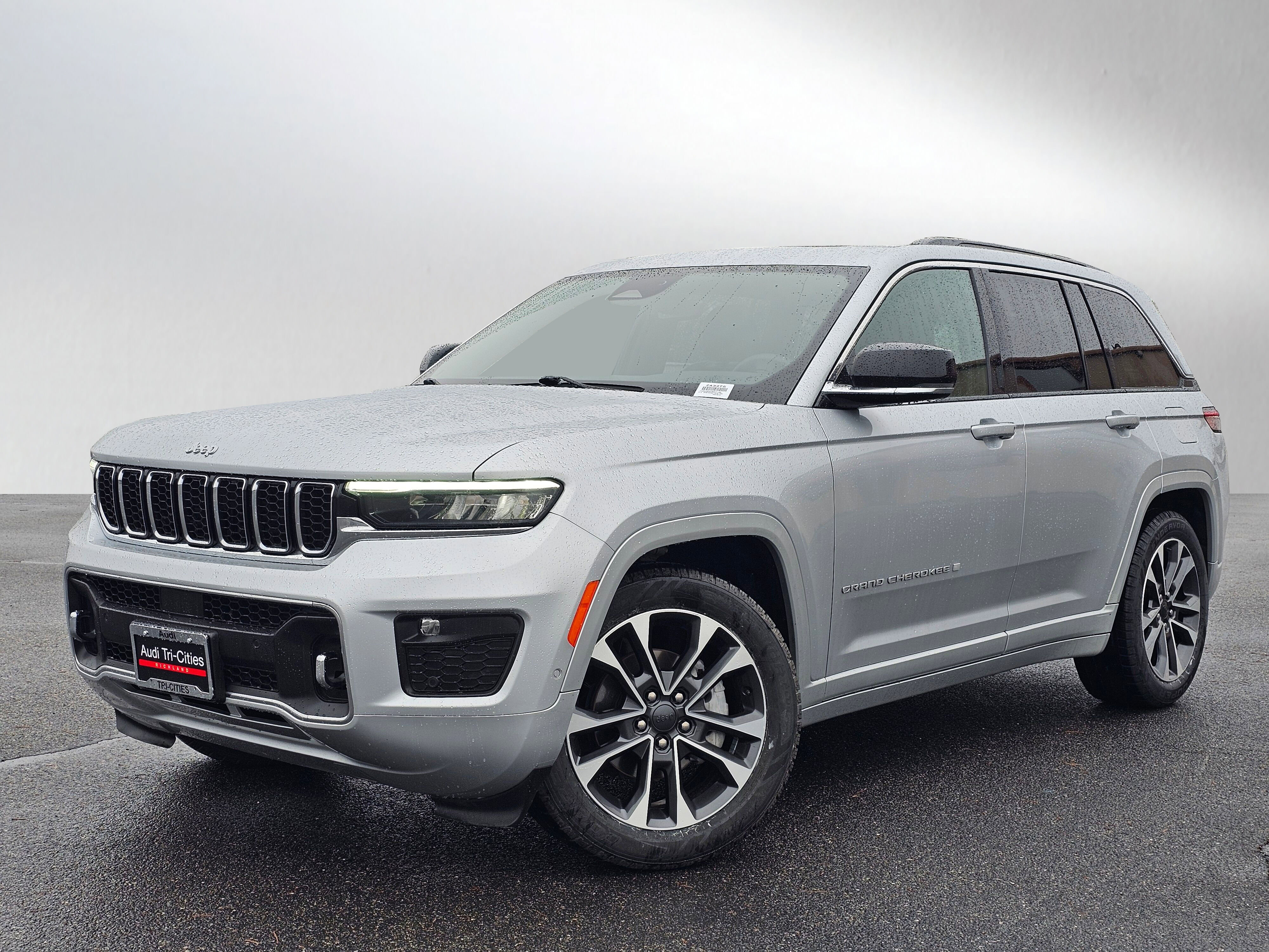 Used 2024 Jeep Grand Cherokee Overland