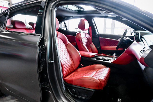 Used 2022 Genesis G70 3.3T Launch Edition image 27