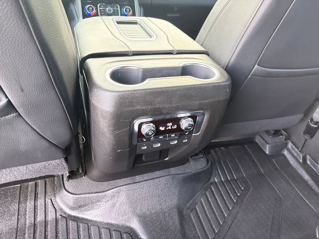 Used 2024 GMC Yukon XL Denali w/ Advanced Technology Package AWD/4WD image 36