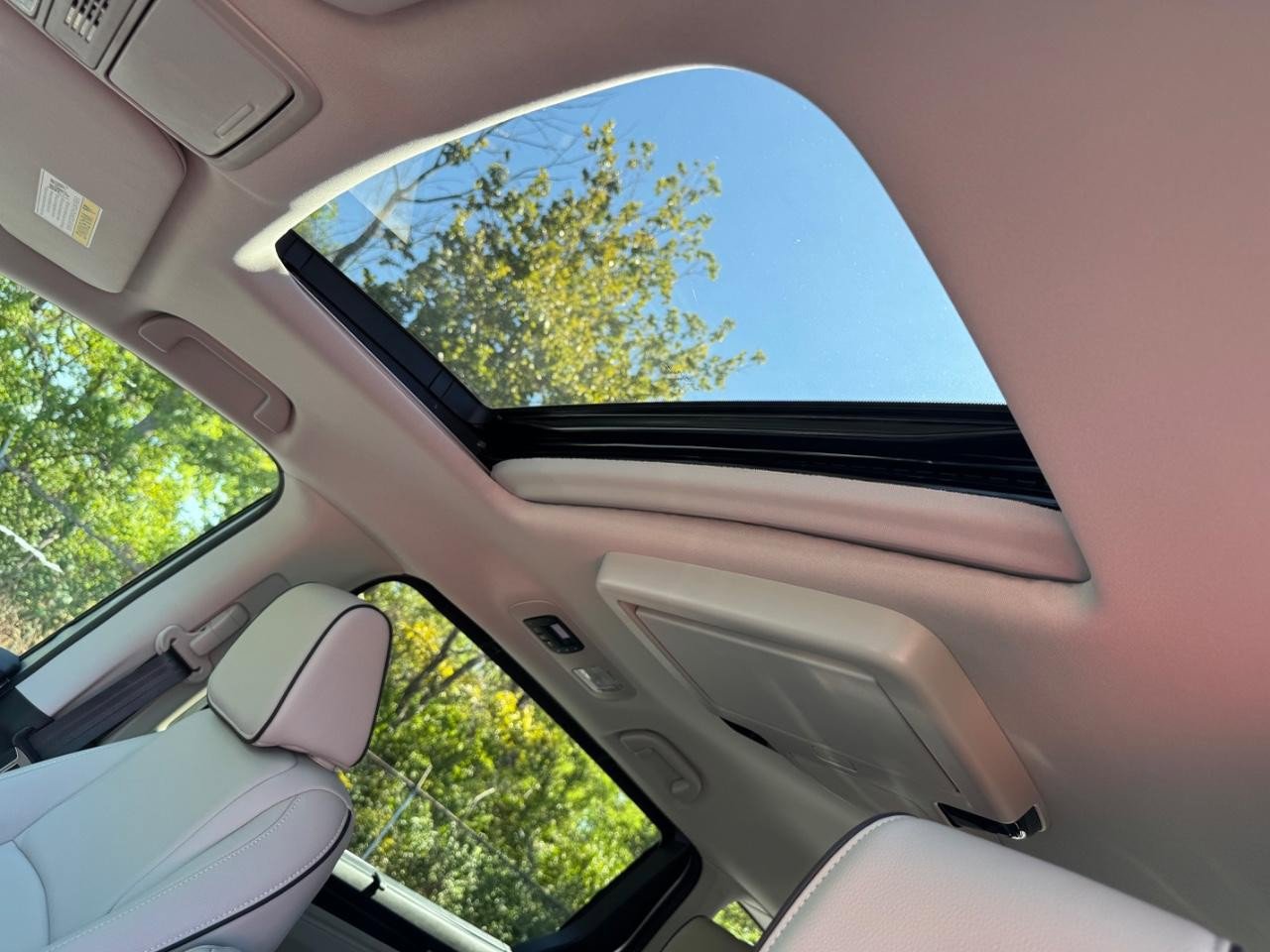 Certified 2025 Honda Odyssey Touring image 19