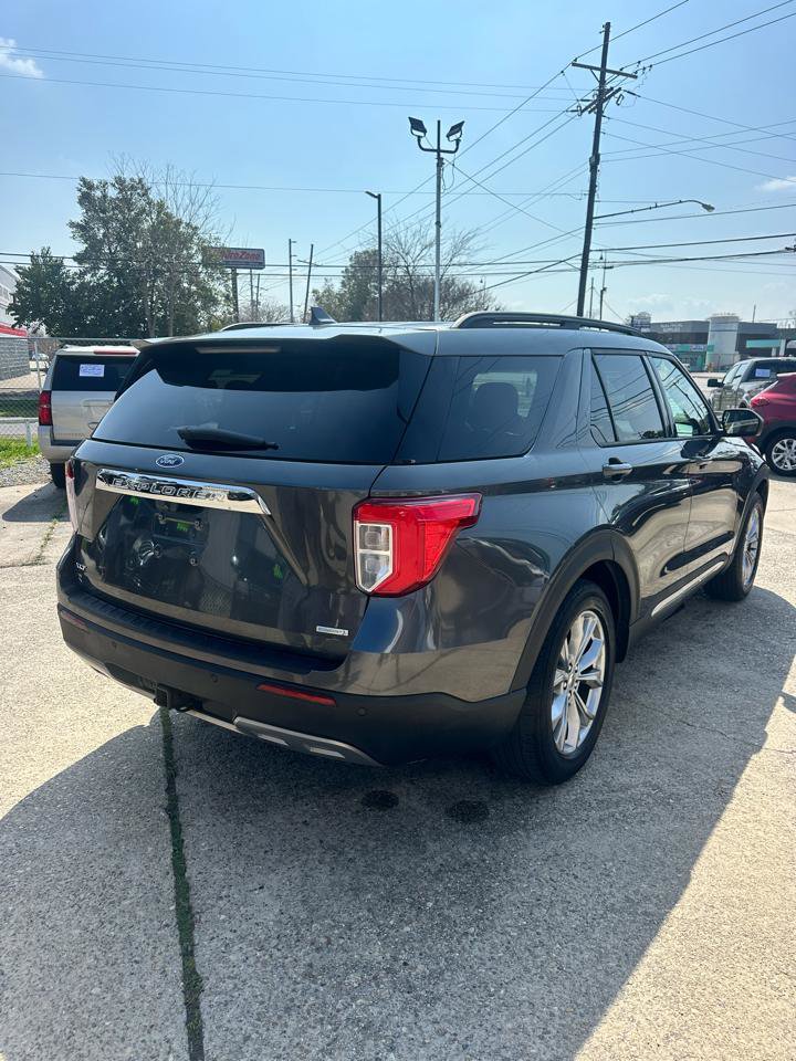 Used 2020 Ford Explorer XLT w/ Equipment Group 202A image 4