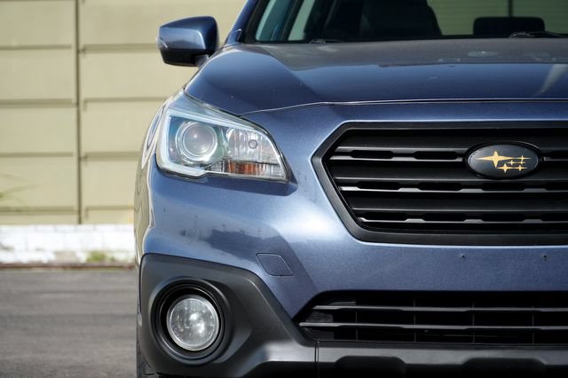Used 2017 Subaru Outback 2.5i Limited AWD/4WD image 5