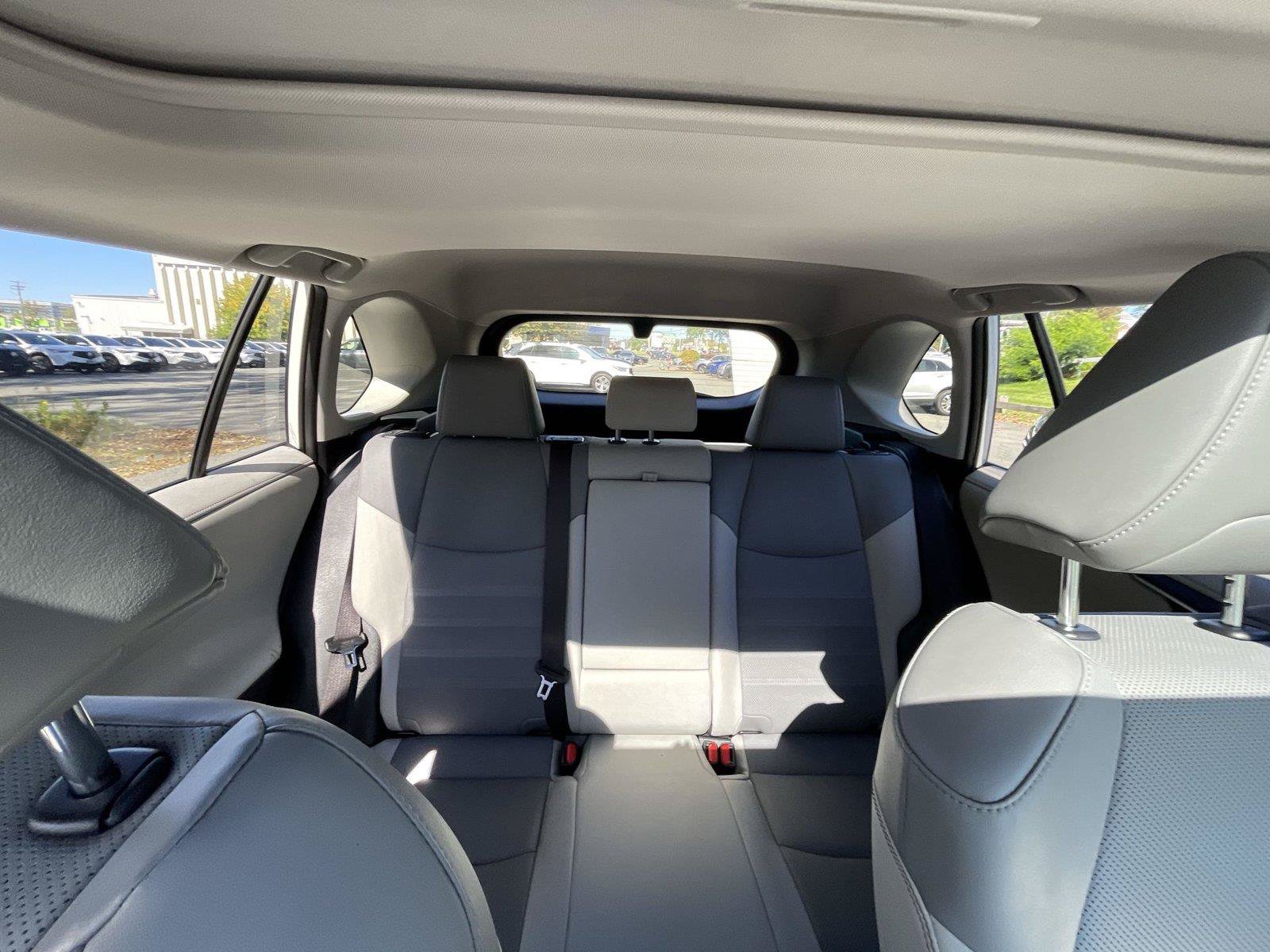 Used 2019 Toyota RAV4 Limited w/ Advanced Technology Package AWD/4WD image 27