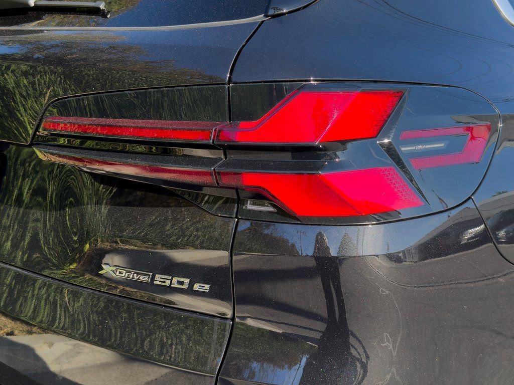 New 2026 BMW X5 xDrive50e w/ Premium Package image 6