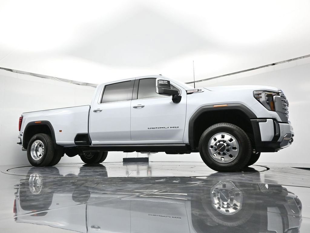 New 2026 GMC Sierra 3500 Denali w/ Technology Package image 39