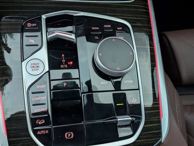 Used 2024 BMW X7 xDrive40i w/ M Sport Package AWD/4WD image 12