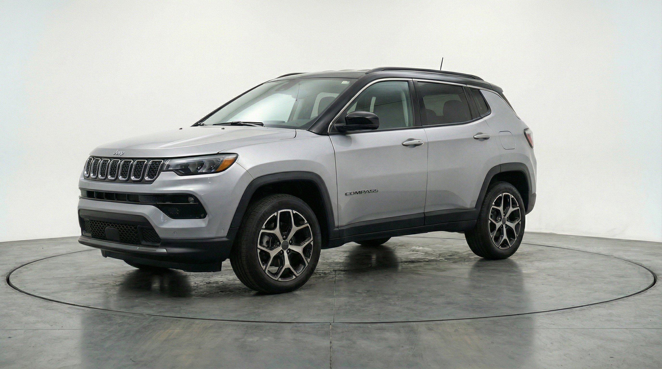 Used 2025 Jeep Compass Limited image 3