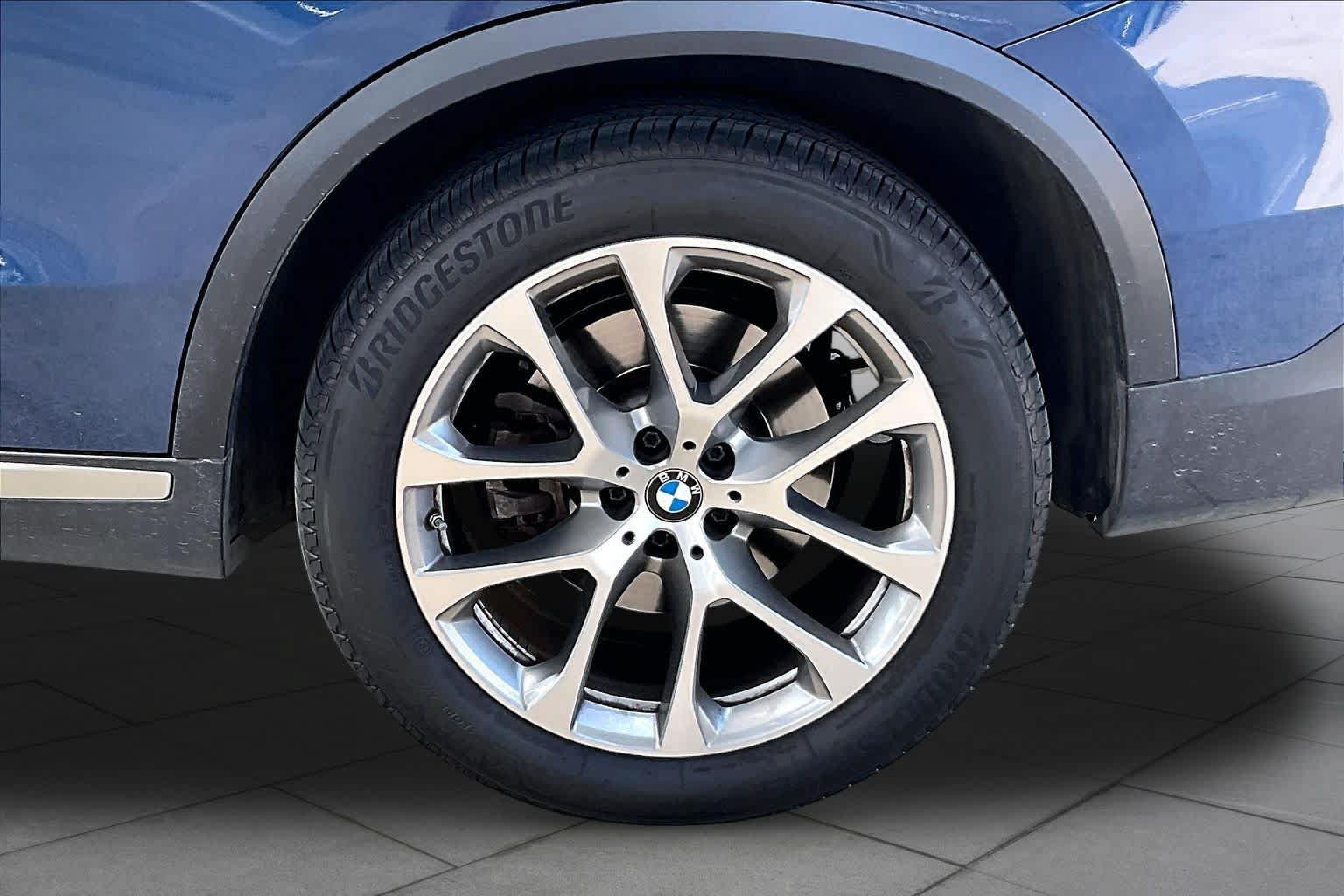Used 2023 BMW X5 xDrive40i w/ Premium Package AWD/4WD image 11