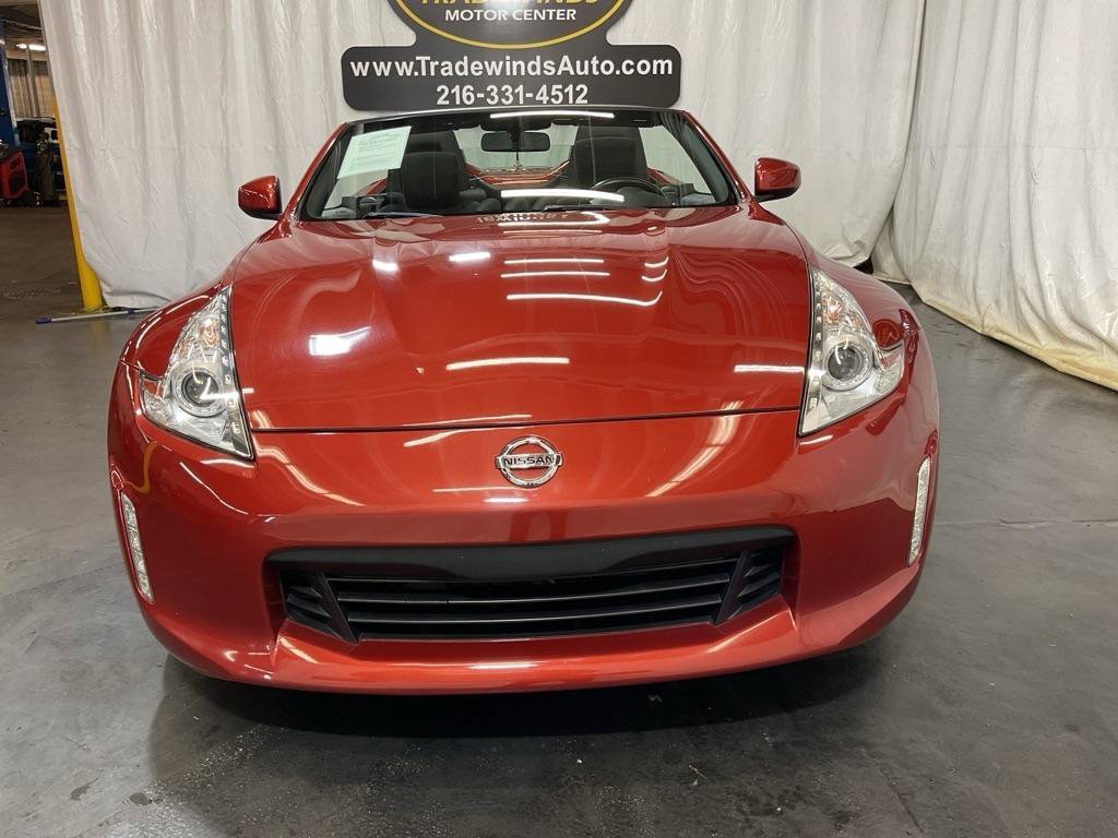 Used 2016 Nissan 370Z Roadster RWD image 2
