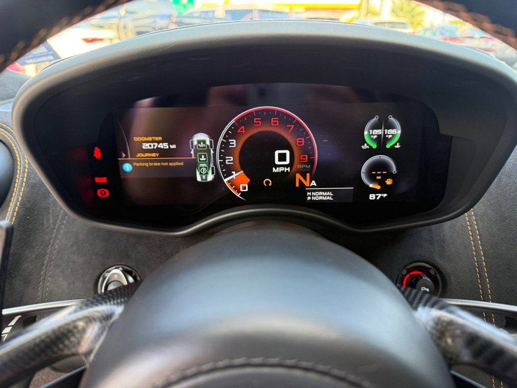 Used 2020 McLaren 570S Spider image 19