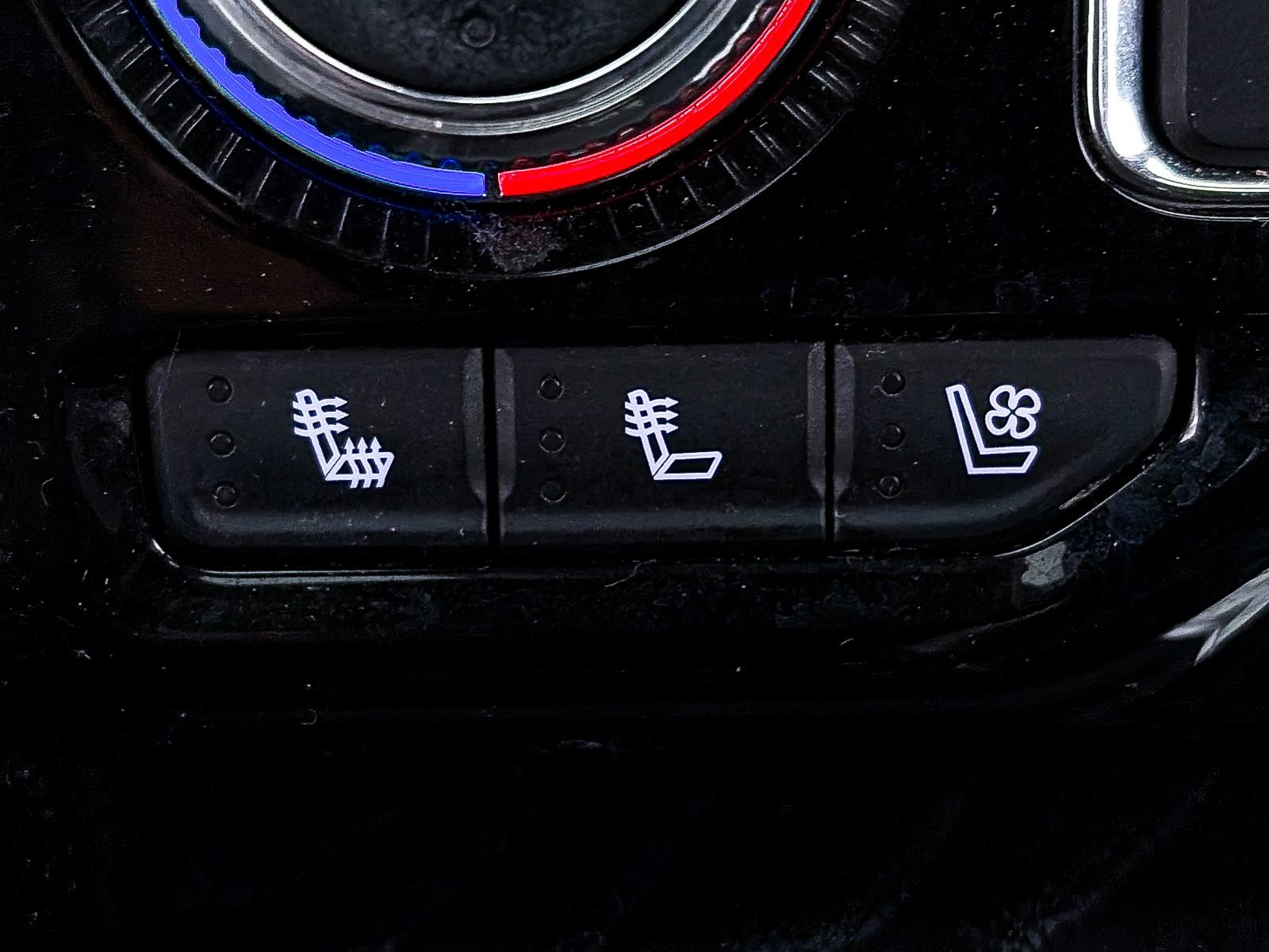 Used 2022 GMC Yukon XL Denali w/ Denali Ultimate Package image 29