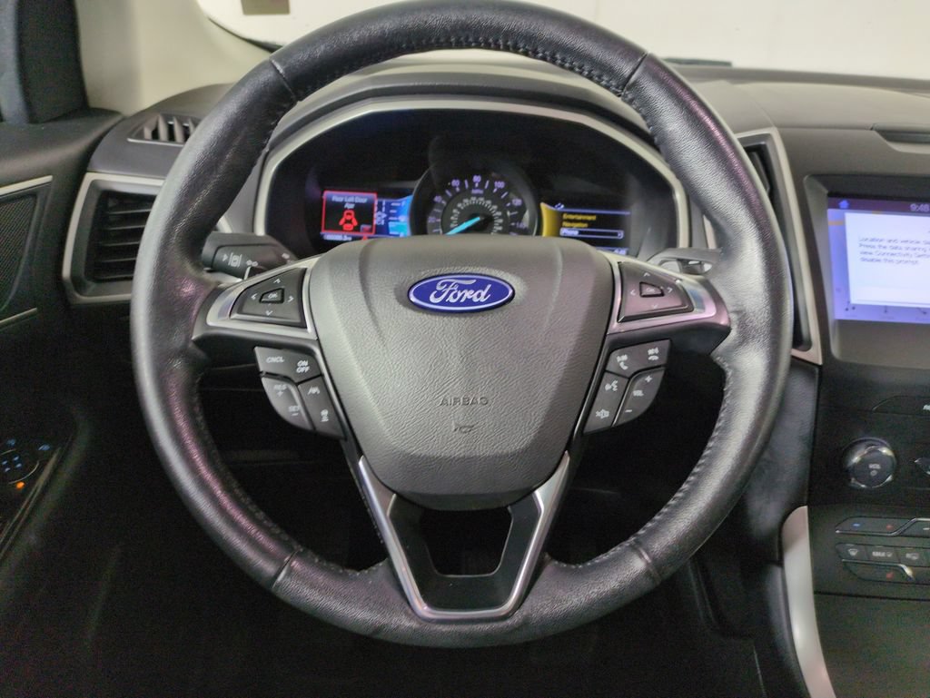 Used 2019 Ford Edge SEL AWD/4WD image 16