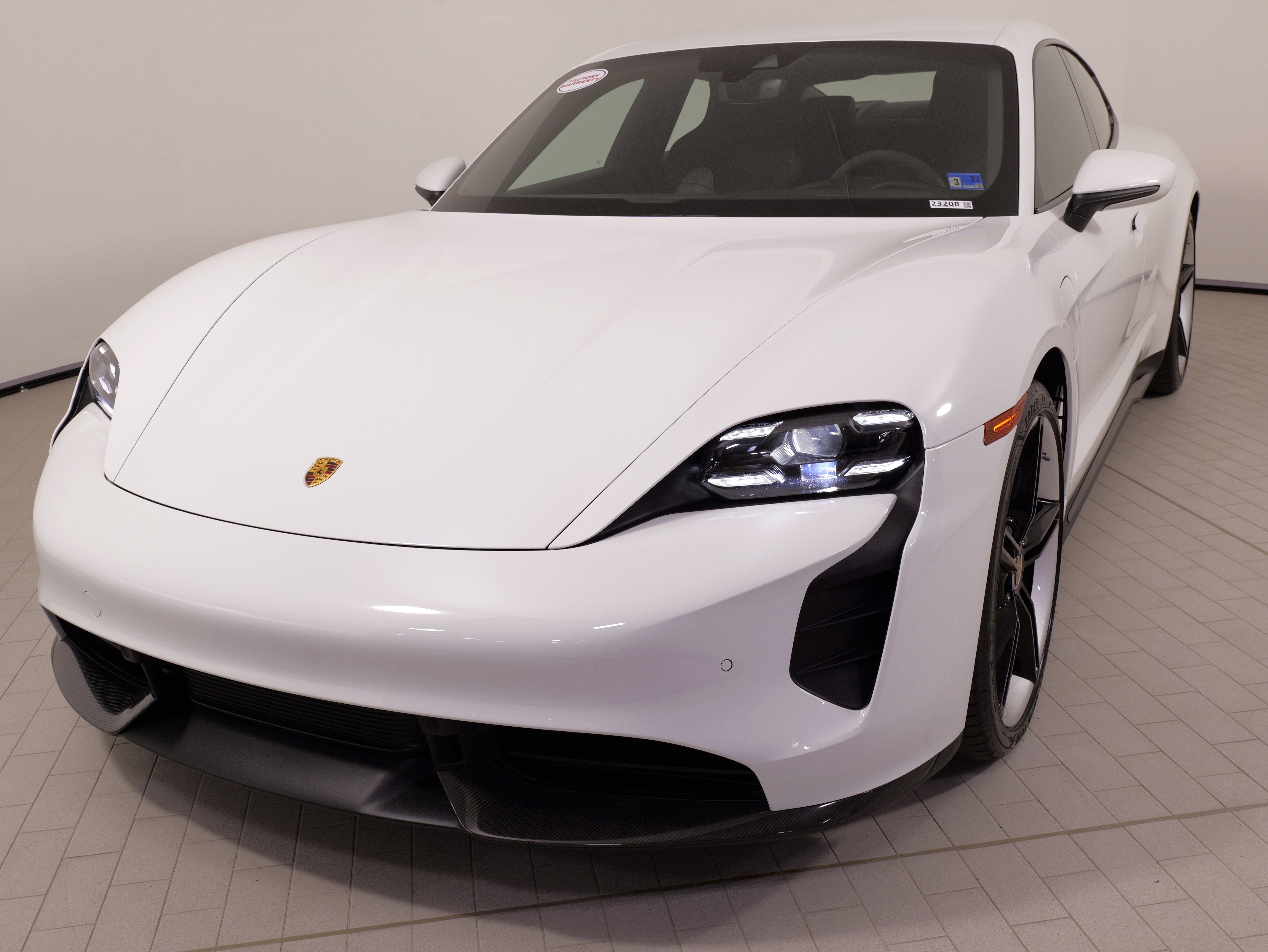 Used 2023 Porsche Taycan GTS image 4