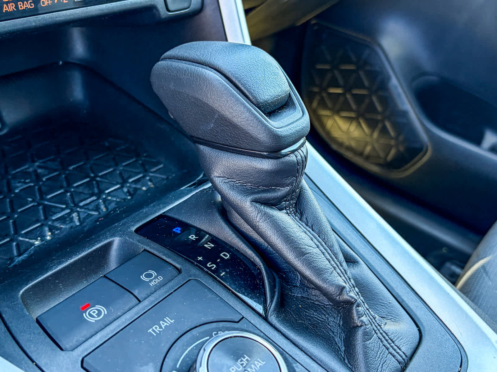 Used 2020 Toyota RAV4 XLE w/ Convenience Package image 19