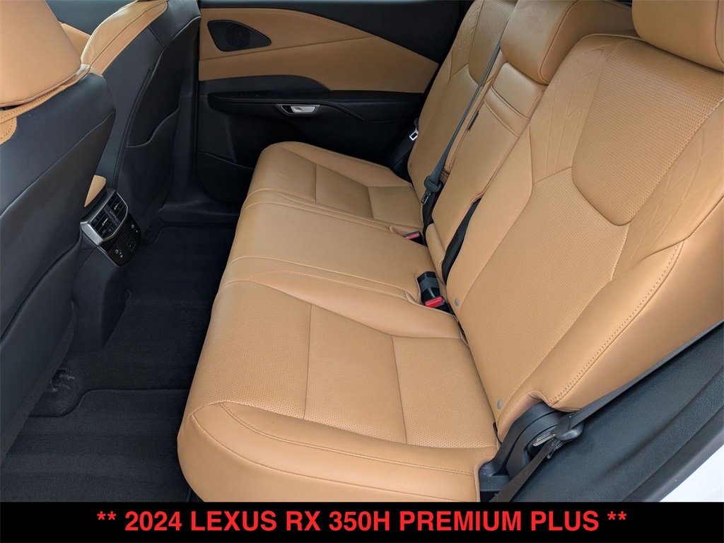 Used 2024 Lexus RX 350 w/ Convenience Package image 4