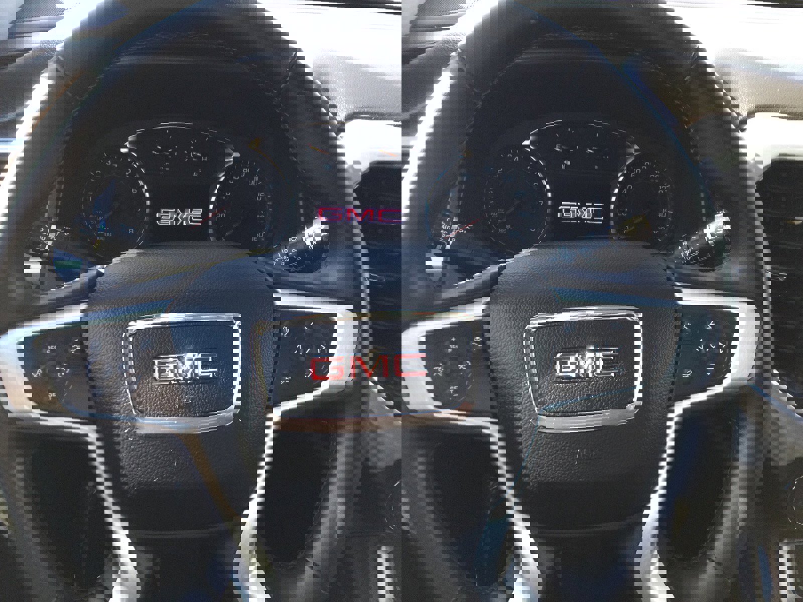 Used 2023 GMC Acadia SLT image 15